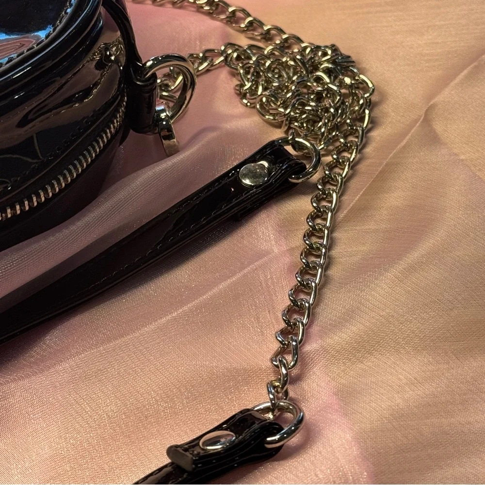 Dolls Kill / Current Mood / Black and White Ying Yang Crossbody Bag - Picture 6 of 10